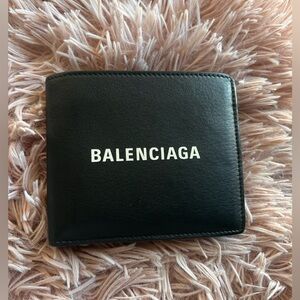 Gorgeous Balenciaga Black Leather Bi-Fold Wallet
